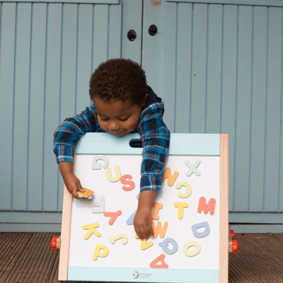 Alternative view of Classic World Table Top Easel